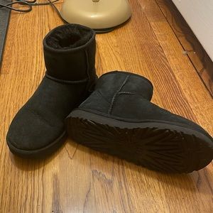 Ugg Mini II Boots - Black